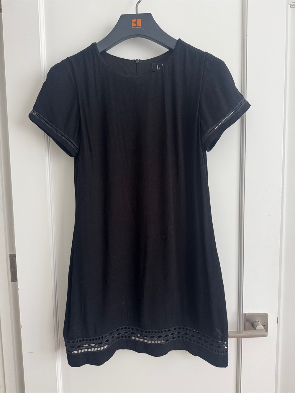 Lulus Black Short Sleeve Tunic Top with Lace Trim - S